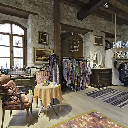 Tilla Bed & Breakfast Alaçatı