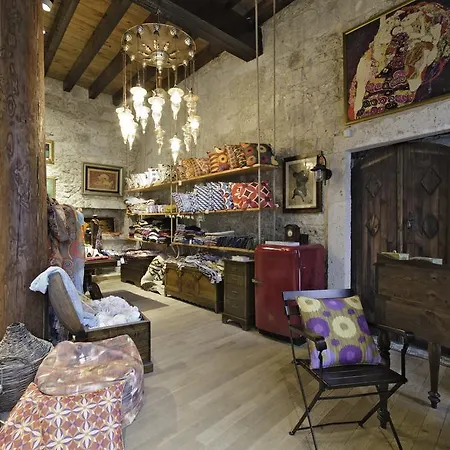 Tilla Bed and Breakfast *